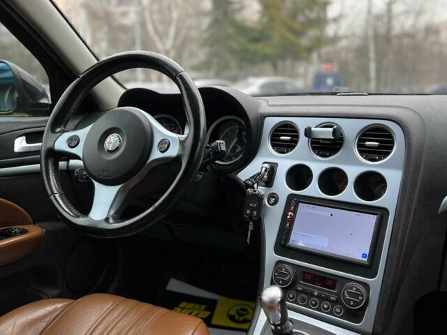 Чорний Альфа Ромео 159, об'ємом двигуна 2.2 л та пробігом 263 тис. км за 8200 $, фото 20 на Automoto.ua