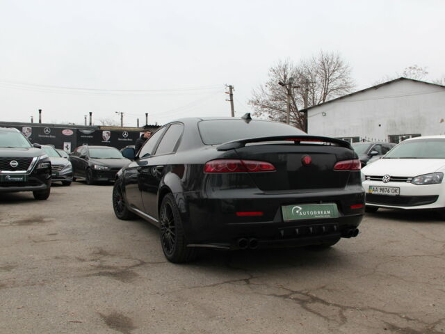 Чорний Альфа Ромео 159, об'ємом двигуна 2.2 л та пробігом 153 тис. км за 8500 $, фото 3 на Automoto.ua