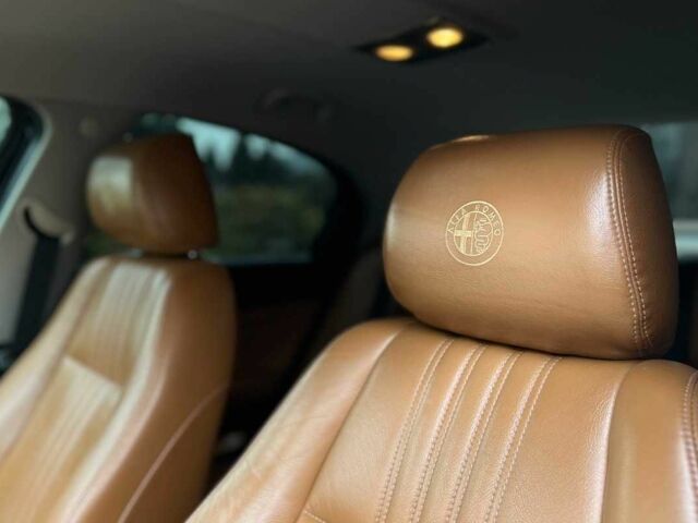 Чорний Альфа Ромео 159, об'ємом двигуна 2.2 л та пробігом 263 тис. км за 8200 $, фото 9 на Automoto.ua