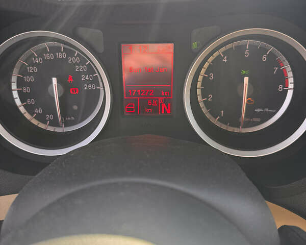 Черный Альфа Ромео 159, объемом двигателя 2.2 л и пробегом 171 тыс. км за 4500 $, фото 10 на Automoto.ua