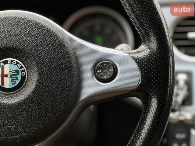 Чорний Альфа Ромео 159, об'ємом двигуна 2.2 л та пробігом 263 тис. км за 8200 $, фото 12 на Automoto.ua