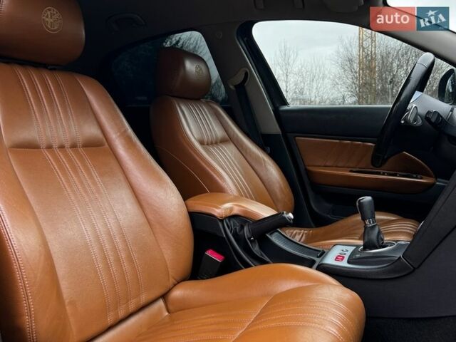 Чорний Альфа Ромео 159, об'ємом двигуна 2.2 л та пробігом 263 тис. км за 7500 $, фото 20 на Automoto.ua