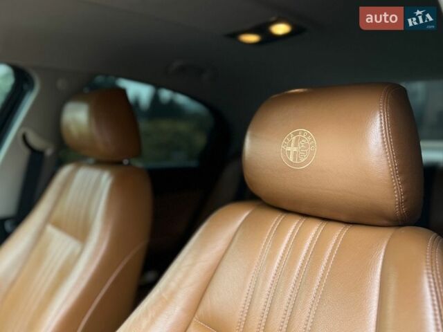 Чорний Альфа Ромео 159, об'ємом двигуна 2.2 л та пробігом 263 тис. км за 7500 $, фото 9 на Automoto.ua