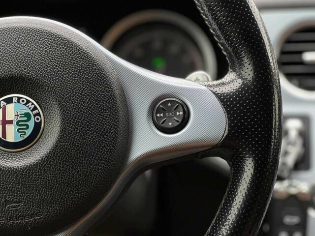 Чорний Альфа Ромео 159, об'ємом двигуна 2.2 л та пробігом 263 тис. км за 8200 $, фото 12 на Automoto.ua