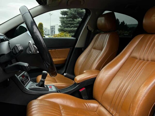 Чорний Альфа Ромео 159, об'ємом двигуна 2.2 л та пробігом 263 тис. км за 8200 $, фото 8 на Automoto.ua