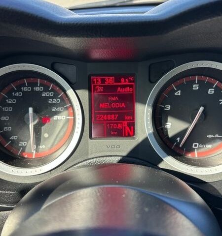 Чорний Альфа Ромео 159, об'ємом двигуна 2.2 л та пробігом 225 тис. км за 7200 $, фото 11 на Automoto.ua