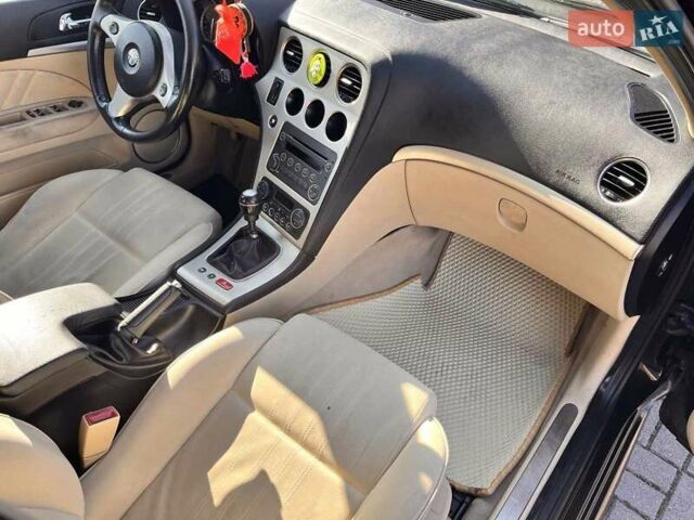 Черный Альфа Ромео 159, объемом двигателя 2.2 л и пробегом 340 тыс. км за 7000 $, фото 17 на Automoto.ua