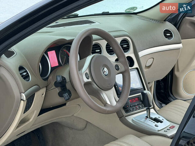 Чорний Альфа Ромео 159, об'ємом двигуна 2.4 л та пробігом 264 тис. км за 5999 $, фото 9 на Automoto.ua