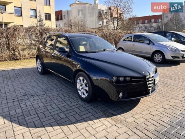 Чорний Альфа Ромео 159, об'ємом двигуна 2.2 л та пробігом 340 тис. км за 6200 $, фото 4 на Automoto.ua
