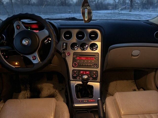 Черный Альфа Ромео 159, объемом двигателя 1.9 л и пробегом 250 тыс. км за 3600 $, фото 7 на Automoto.ua