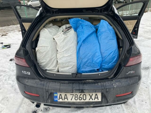 Черный Альфа Ромео 159, объемом двигателя 1.9 л и пробегом 228 тыс. км за 7300 $, фото 8 на Automoto.ua