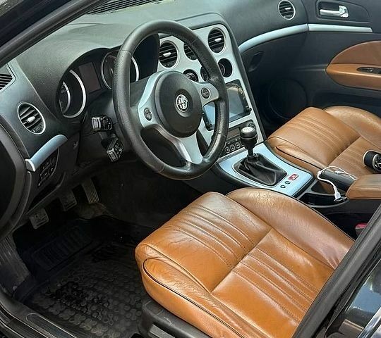 Черный Альфа Ромео 159, объемом двигателя 1.9 л и пробегом 390 тыс. км за 5200 $, фото 12 на Automoto.ua