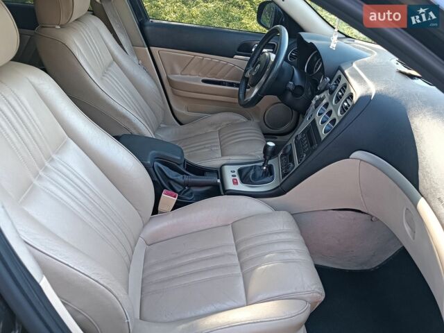 Чорний Альфа Ромео 159, об'ємом двигуна 1.9 л та пробігом 298 тис. км за 5900 $, фото 4 на Automoto.ua