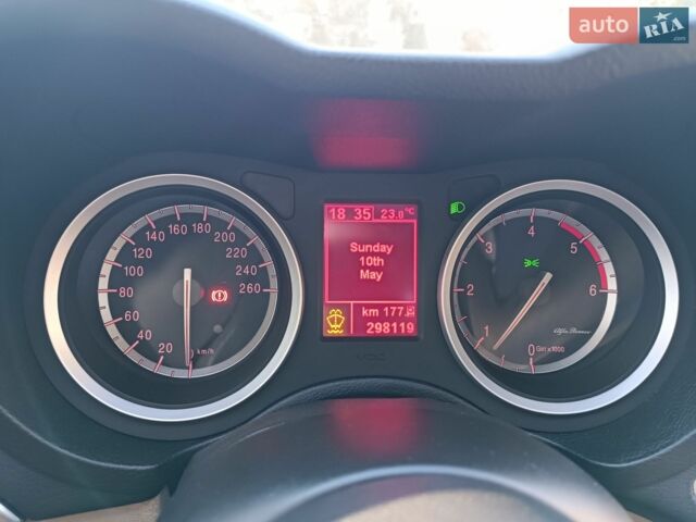 Чорний Альфа Ромео 159, об'ємом двигуна 1.9 л та пробігом 298 тис. км за 5900 $, фото 3 на Automoto.ua