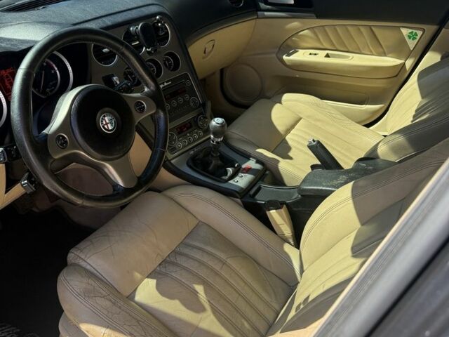 Чорний Альфа Ромео 159, об'ємом двигуна 1.9 л та пробігом 315 тис. км за 3990 $, фото 14 на Automoto.ua