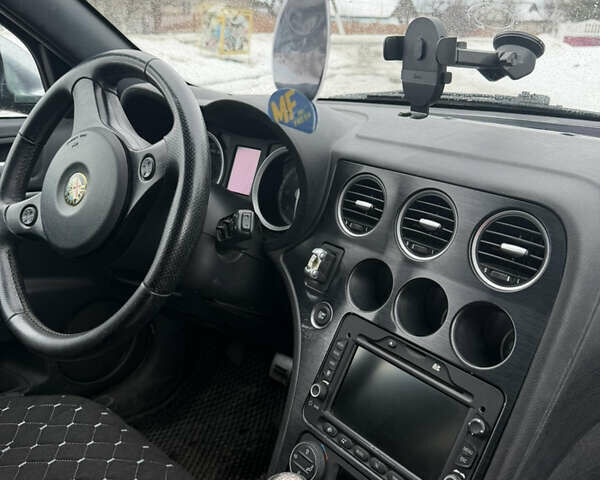 Черный Альфа Ромео 159, объемом двигателя 2 л и пробегом 270 тыс. км за 7200 $, фото 21 на Automoto.ua