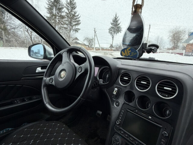 Чорний Альфа Ромео 159, об'ємом двигуна 2 л та пробігом 270 тис. км за 7000 $, фото 19 на Automoto.ua