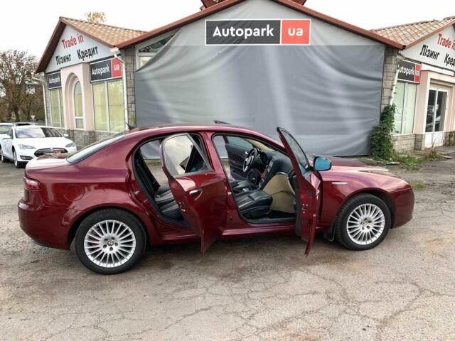 Красный Альфа Ромео 159, объемом двигателя 1.9 л и пробегом 288 тыс. км за 6190 $, фото 16 на Automoto.ua