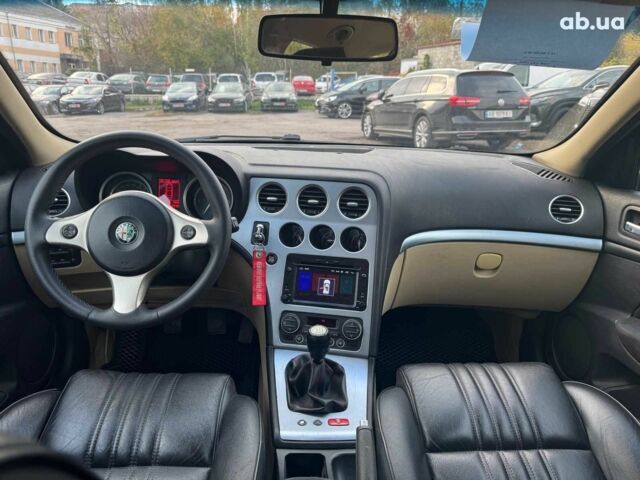 Красный Альфа Ромео 159, объемом двигателя 1.9 л и пробегом 288 тыс. км за 6190 $, фото 39 на Automoto.ua