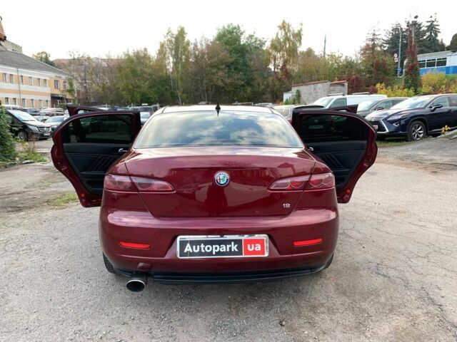 Красный Альфа Ромео 159, объемом двигателя 1.9 л и пробегом 288 тыс. км за 6190 $, фото 14 на Automoto.ua