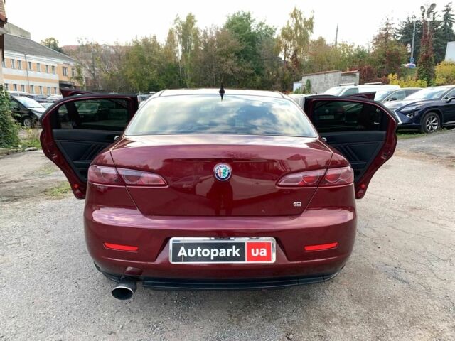 Красный Альфа Ромео 159, объемом двигателя 1.9 л и пробегом 288 тыс. км за 6190 $, фото 15 на Automoto.ua