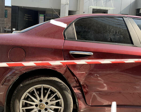 Красный Альфа Ромео 159, объемом двигателя 2.2 л и пробегом 157 тыс. км за 4000 $, фото 14 на Automoto.ua