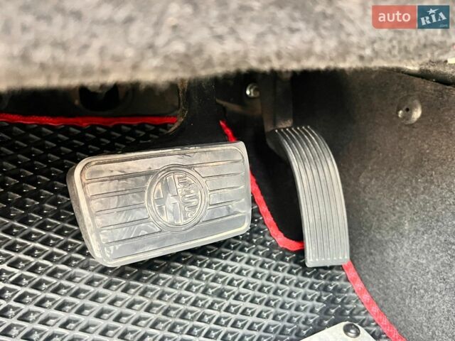 Червоний Альфа Ромео 159, об'ємом двигуна 2.4 л та пробігом 186 тис. км за 8100 $, фото 14 на Automoto.ua