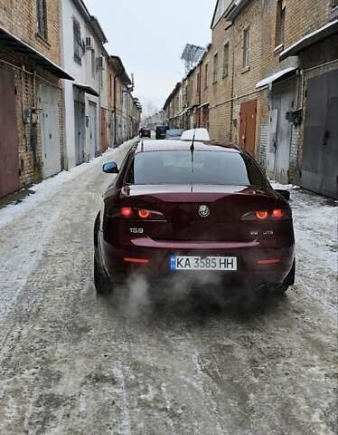 Червоний Альфа Ромео 159, об'ємом двигуна 2.2 л та пробігом 241 тис. км за 5850 $, фото 4 на Automoto.ua