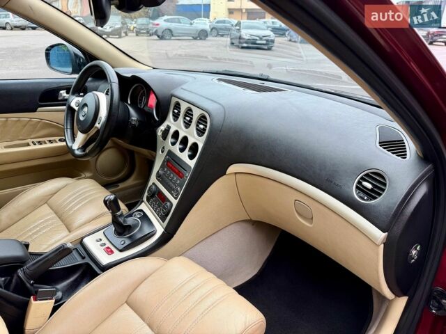 Красный Альфа Ромео 159, объемом двигателя 2.2 л и пробегом 170 тыс. км за 3999 $, фото 60 на Automoto.ua