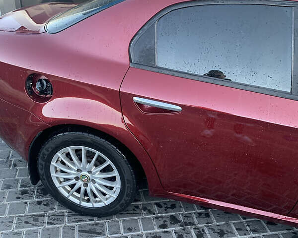 Красный Альфа Ромео 159, объемом двигателя 2.2 л и пробегом 157 тыс. км за 4000 $, фото 18 на Automoto.ua