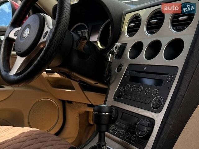 Красный Альфа Ромео 159, объемом двигателя 1.9 л и пробегом 300 тыс. км за 5600 $, фото 15 на Automoto.ua