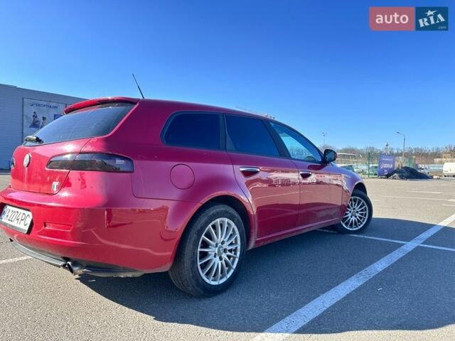 Красный Альфа Ромео 159, объемом двигателя 1.9 л и пробегом 300 тыс. км за 6000 $, фото 9 на Automoto.ua