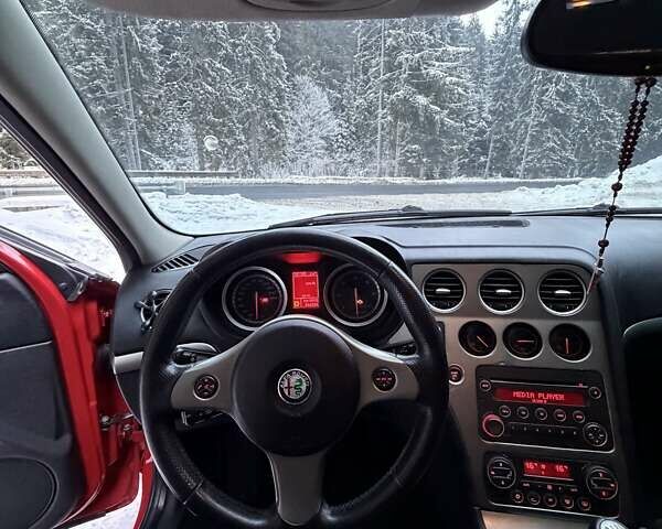 Червоний Альфа Ромео 159, об'ємом двигуна 2.39 л та пробігом 265 тис. км за 8300 $, фото 23 на Automoto.ua