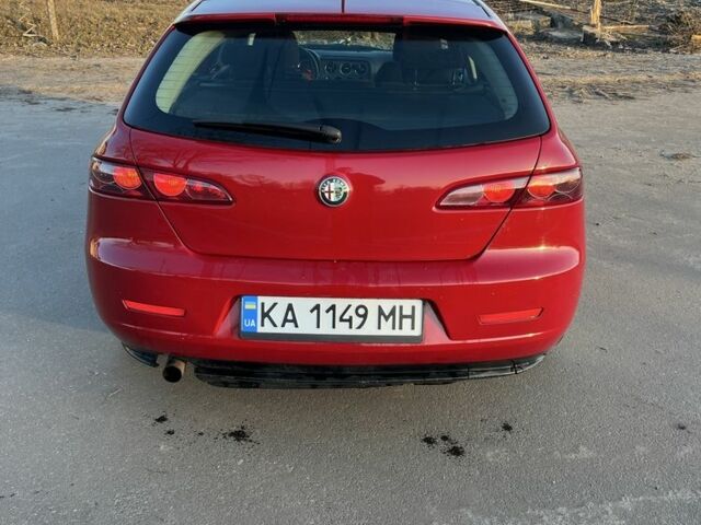 Красный Альфа Ромео 159, объемом двигателя 1.9 л и пробегом 276 тыс. км за 5900 $, фото 2 на Automoto.ua