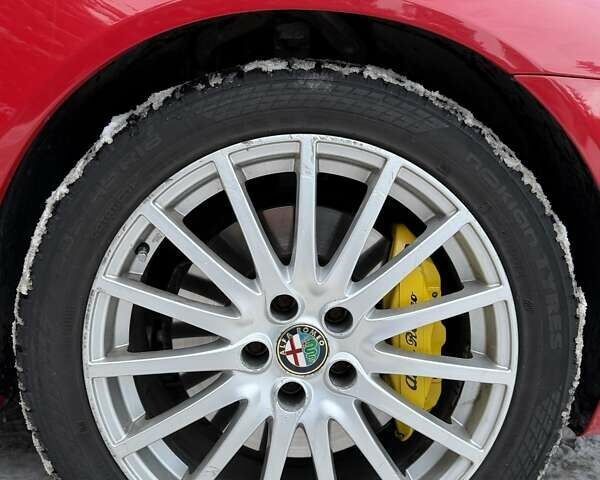 Червоний Альфа Ромео 159, об'ємом двигуна 2.39 л та пробігом 265 тис. км за 8300 $, фото 11 на Automoto.ua