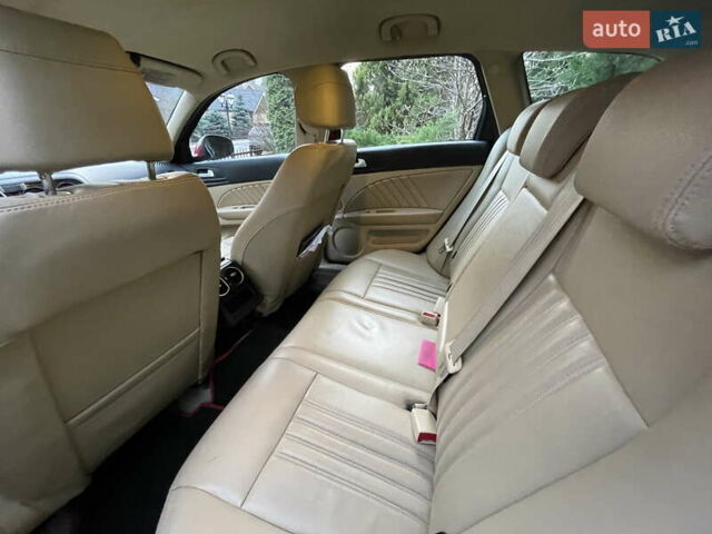 Червоний Альфа Ромео 159, об'ємом двигуна 2 л та пробігом 272 тис. км за 8900 $, фото 8 на Automoto.ua