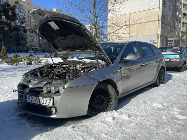 Сірий Альфа Ромео 159, об'ємом двигуна 1.9 л та пробігом 250 тис. км за 1500 $, фото 4 на Automoto.ua