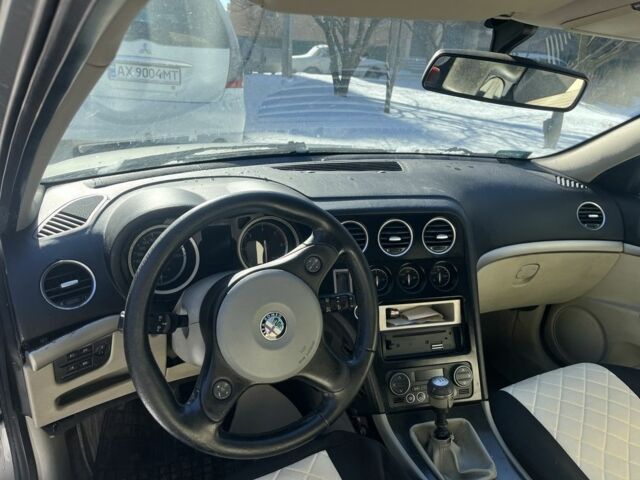 Сірий Альфа Ромео 159, об'ємом двигуна 1.9 л та пробігом 250 тис. км за 1500 $, фото 5 на Automoto.ua