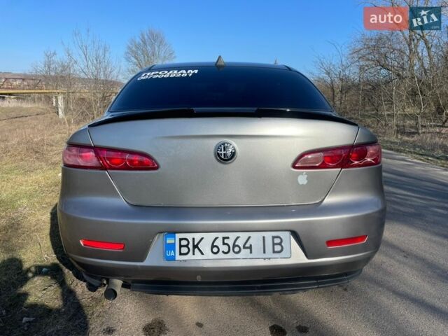 Сірий Альфа Ромео 159, об'ємом двигуна 1.91 л та пробігом 300 тис. км за 4999 $, фото 1 на Automoto.ua