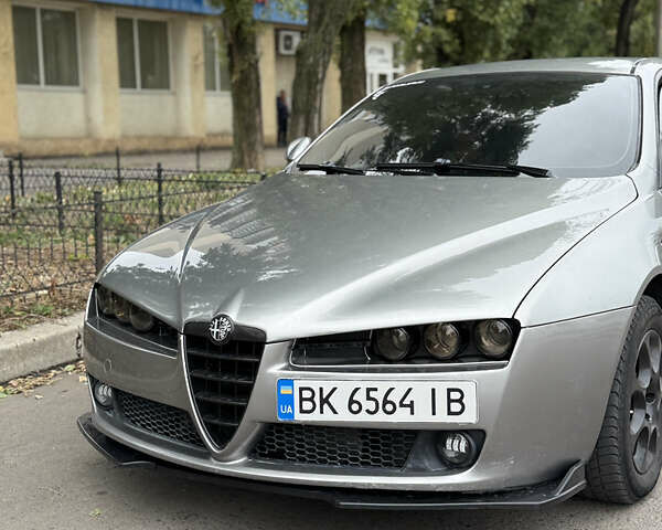 Сірий Альфа Ромео 159, об'ємом двигуна 1.91 л та пробігом 297 тис. км за 5899 $, фото 35 на Automoto.ua