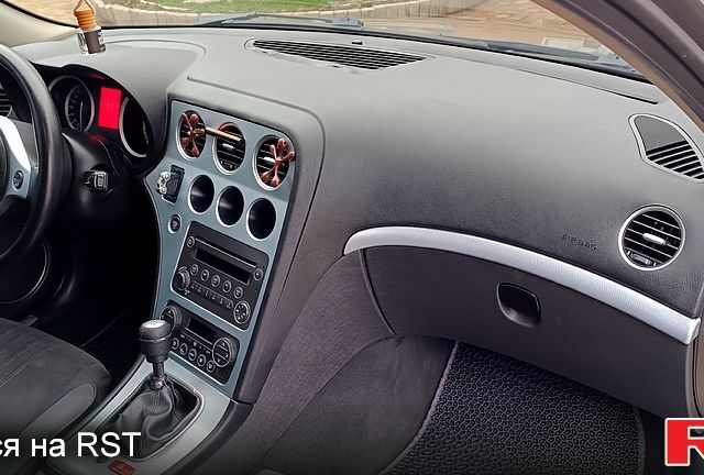 Сірий Альфа Ромео 159, об'ємом двигуна 1.9 л та пробігом 300 тис. км за 5600 $, фото 6 на Automoto.ua