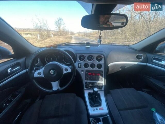 Сірий Альфа Ромео 159, об'ємом двигуна 1.91 л та пробігом 300 тис. км за 4999 $, фото 10 на Automoto.ua