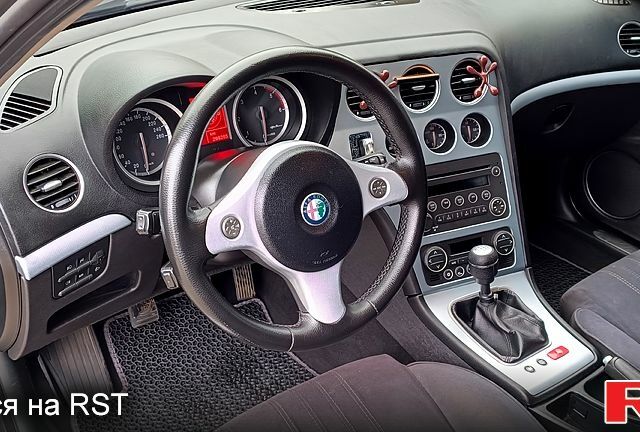 Сірий Альфа Ромео 159, об'ємом двигуна 1.9 л та пробігом 300 тис. км за 5600 $, фото 5 на Automoto.ua