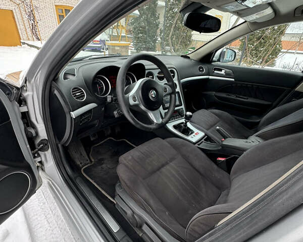 Серый Альфа Ромео 159, объемом двигателя 1.9 л и пробегом 322 тыс. км за 6300 $, фото 5 на Automoto.ua