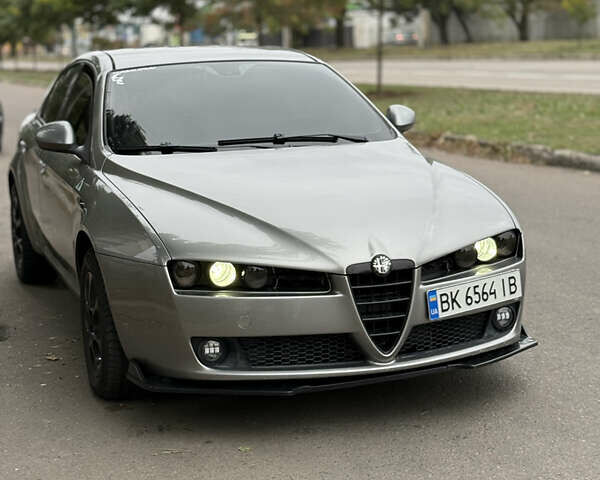 Сірий Альфа Ромео 159, об'ємом двигуна 1.91 л та пробігом 297 тис. км за 5899 $, фото 33 на Automoto.ua