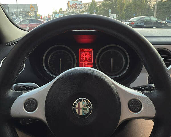 Сірий Альфа Ромео 159, об'ємом двигуна 1.91 л та пробігом 297 тис. км за 5899 $, фото 21 на Automoto.ua