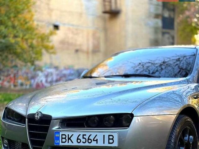 Сірий Альфа Ромео 159, об'ємом двигуна 1.9 л та пробігом 300 тис. км за 5600 $, фото 1 на Automoto.ua