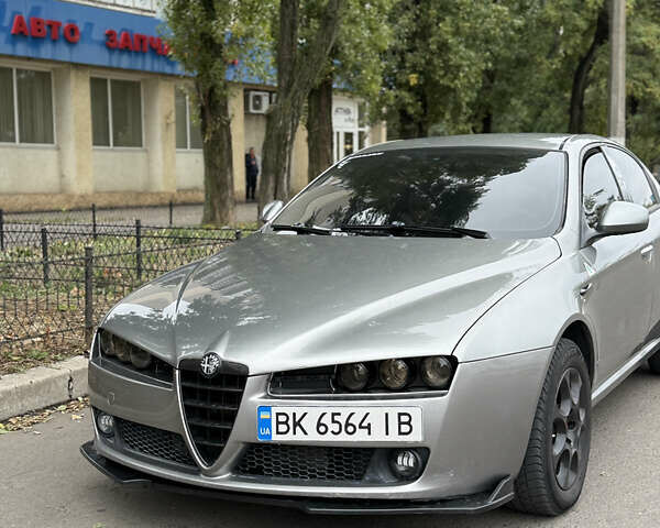 Сірий Альфа Ромео 159, об'ємом двигуна 1.91 л та пробігом 297 тис. км за 5899 $, фото 29 на Automoto.ua