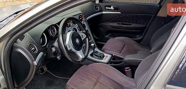 Сірий Альфа Ромео 159, об'ємом двигуна 1.9 л та пробігом 300 тис. км за 5600 $, фото 6 на Automoto.ua