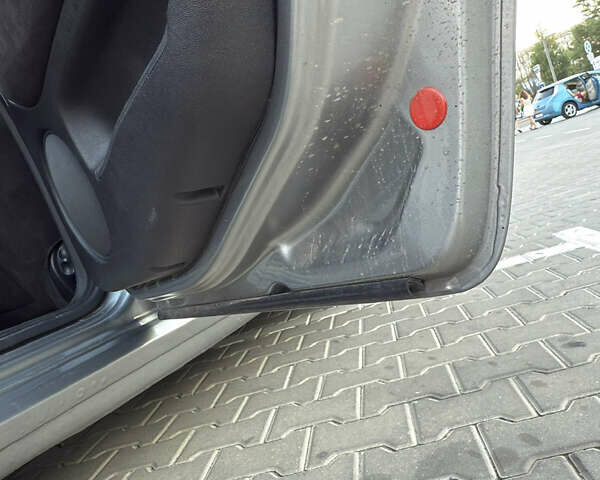 Сірий Альфа Ромео 159, об'ємом двигуна 1.91 л та пробігом 297 тис. км за 5899 $, фото 19 на Automoto.ua